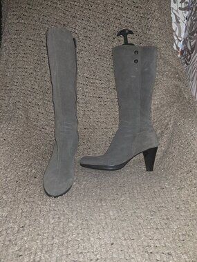 LA CANADIENNE-MAZY-Taupe/Gray Suede-Tall Boots-Side Zip-Studs-Sz 10-Excellent